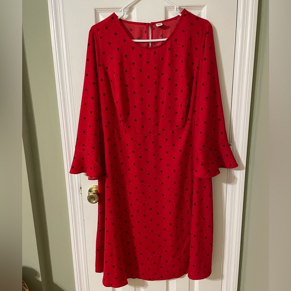 Old Navy Plus-Size Ponte-Knit Shift Dress - Picture 1 of 6